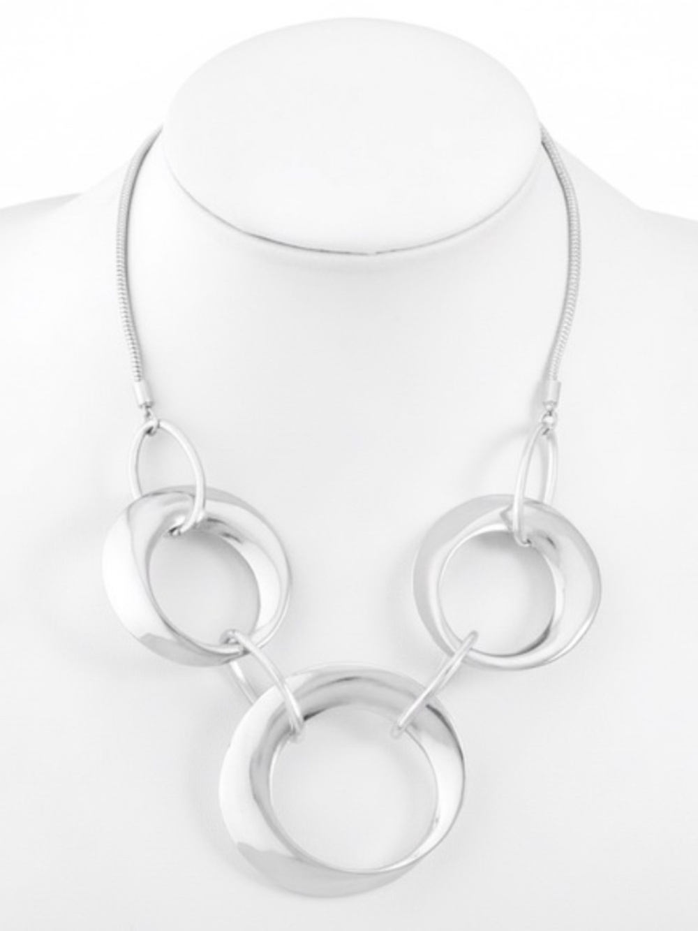 Womens Silver Tone 3 Ring Collar Necklace